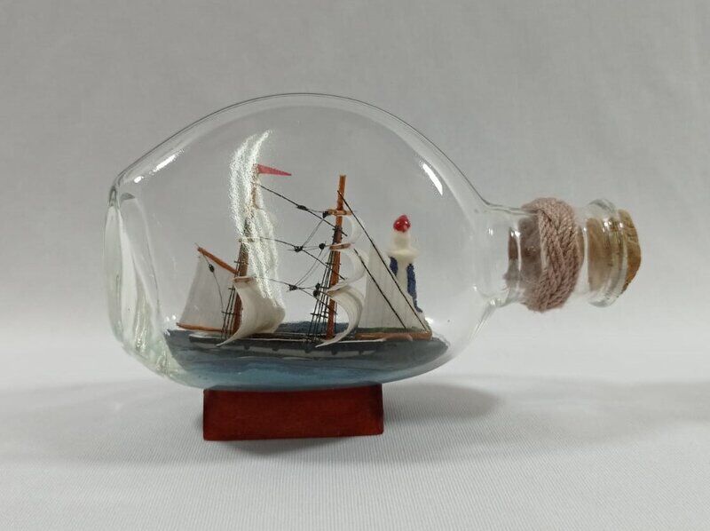 Barco en botella mediano