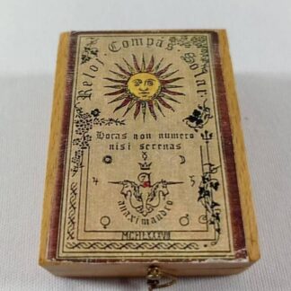 reloj solar de cajita color café