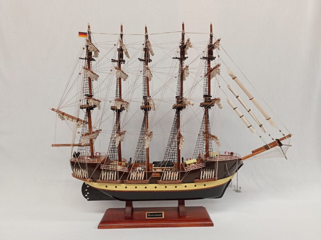 Barco decorativo velero mercante Deutchland