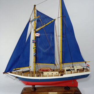 barco velero eendracht con velas en azul